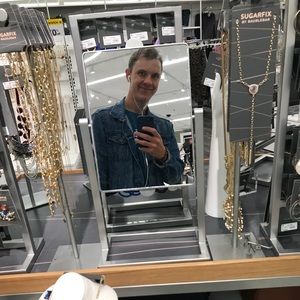 Meet your Posher, Dakota